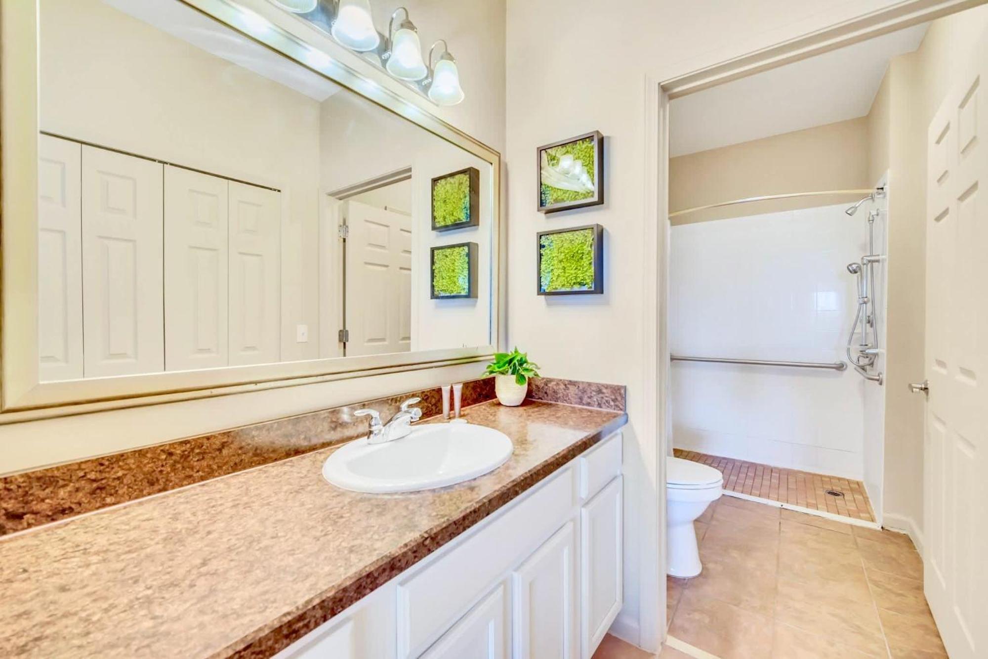 Stunning 2Br Condo With Hot Tub And Pool, Near Disney! Orlando Exterior photo