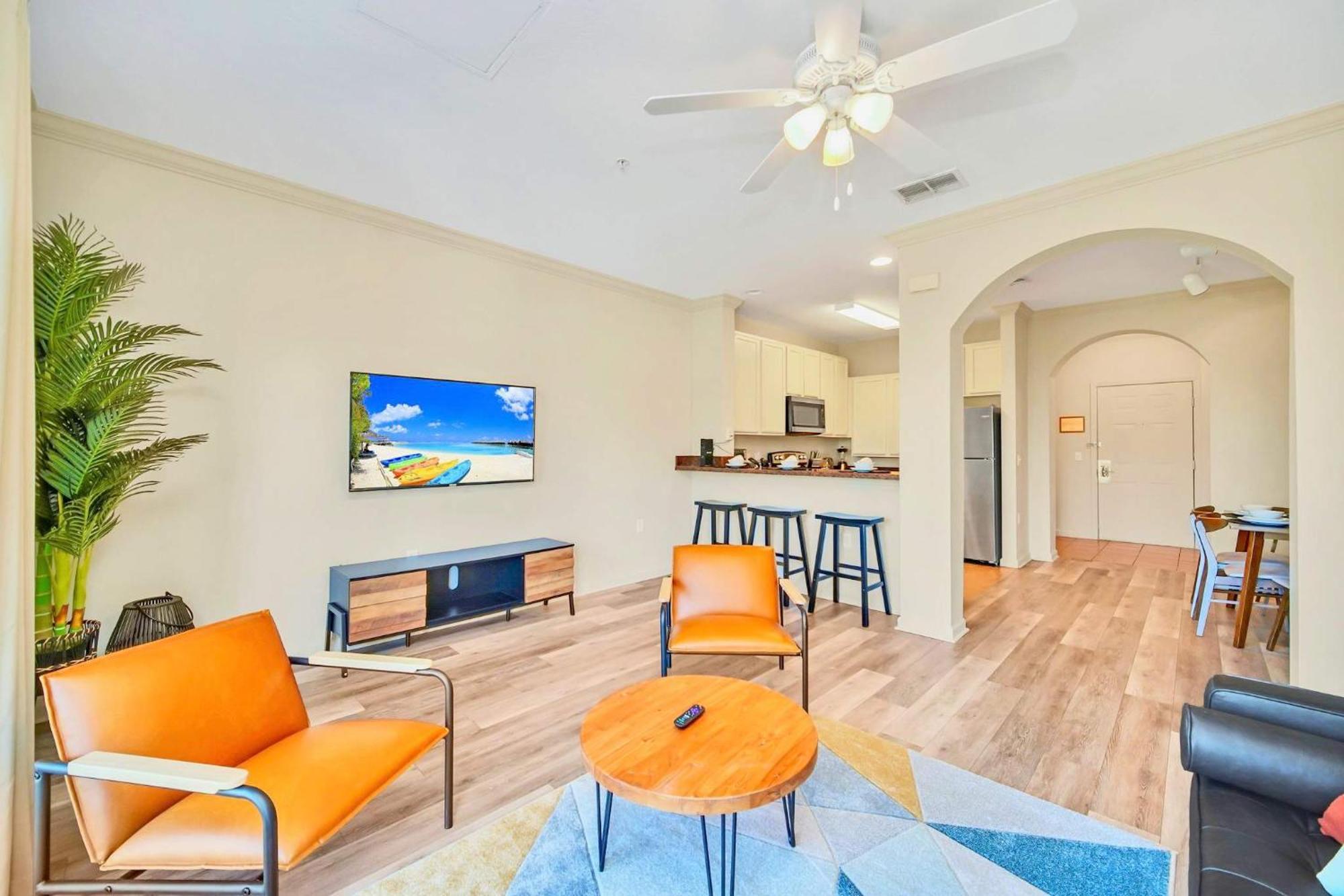 Stunning 2Br Condo With Hot Tub And Pool, Near Disney! Orlando Exterior photo