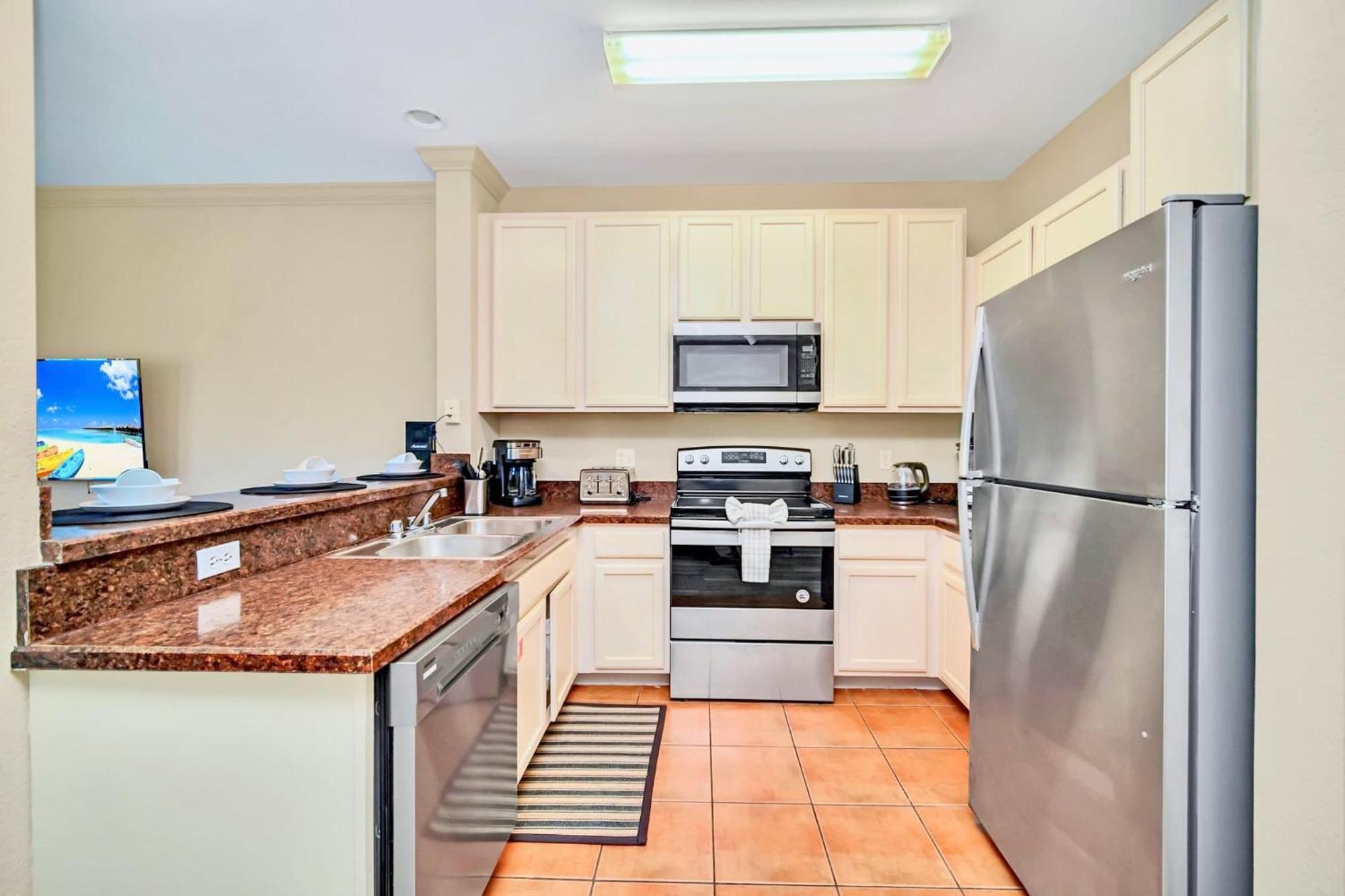 Stunning 2Br Condo With Hot Tub And Pool, Near Disney! Orlando Exterior photo